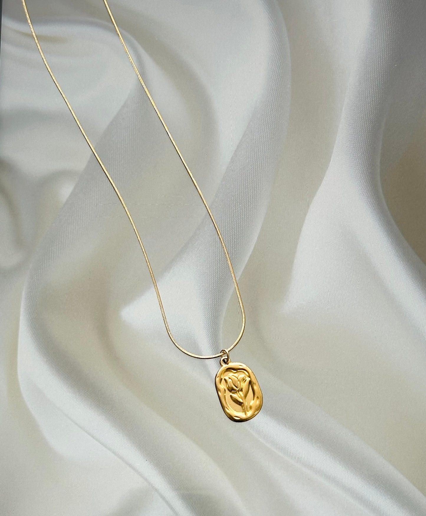 Rose necklace
