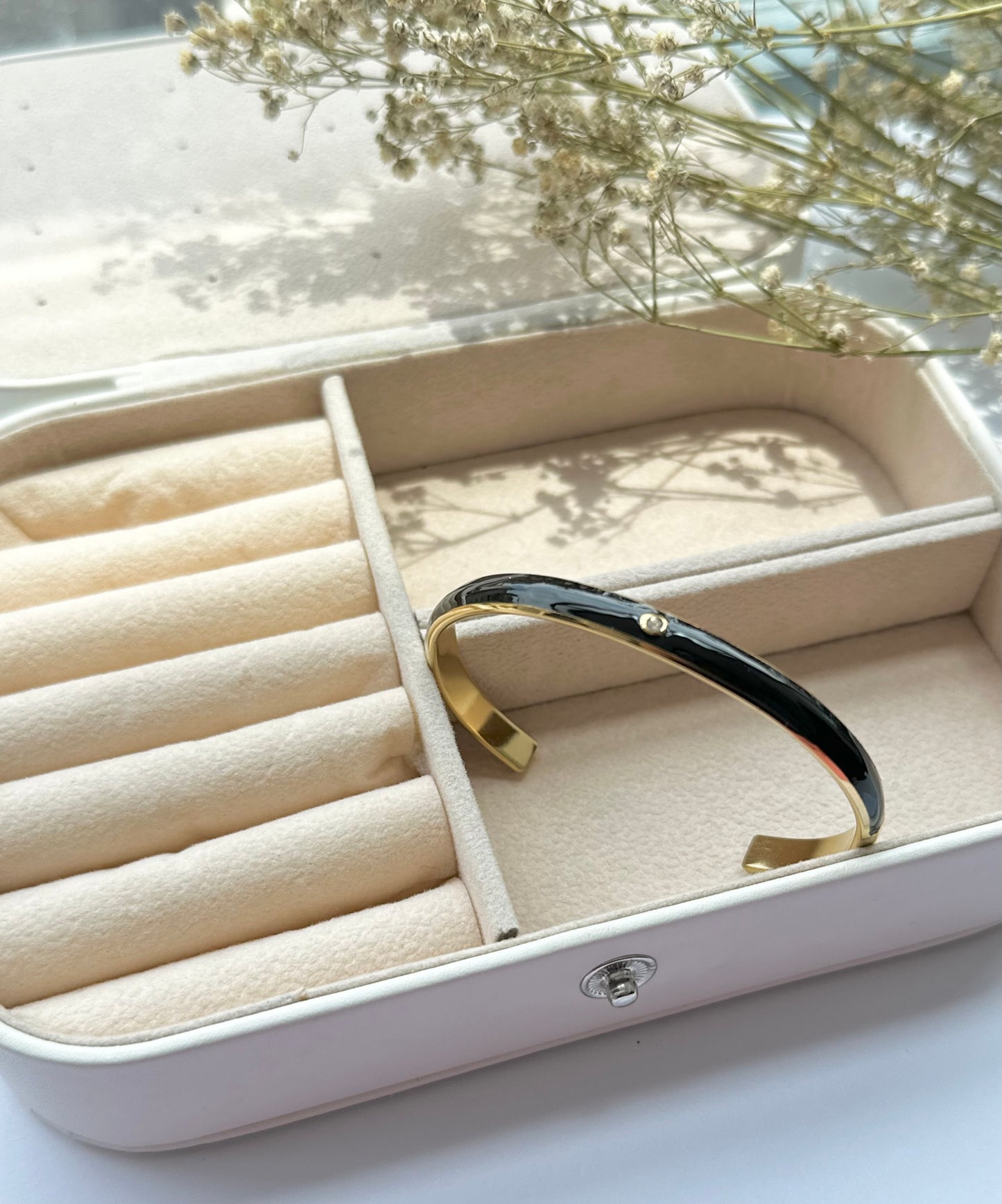Minimal stone Cuff