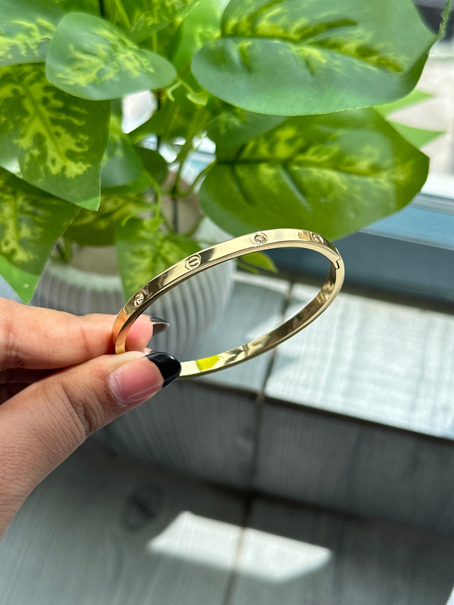 Thin Love bracelet