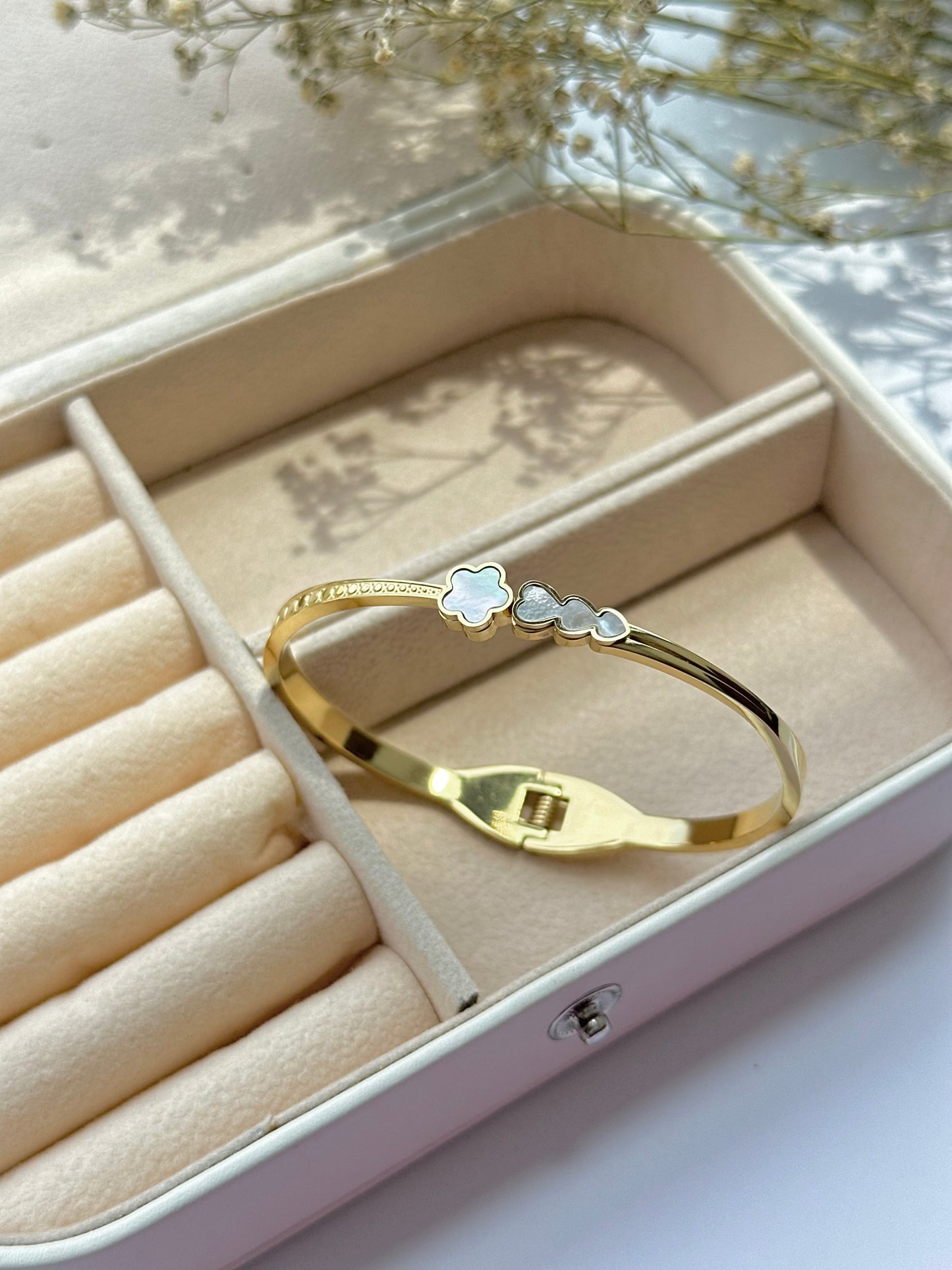 Mini White Clover Bracelet