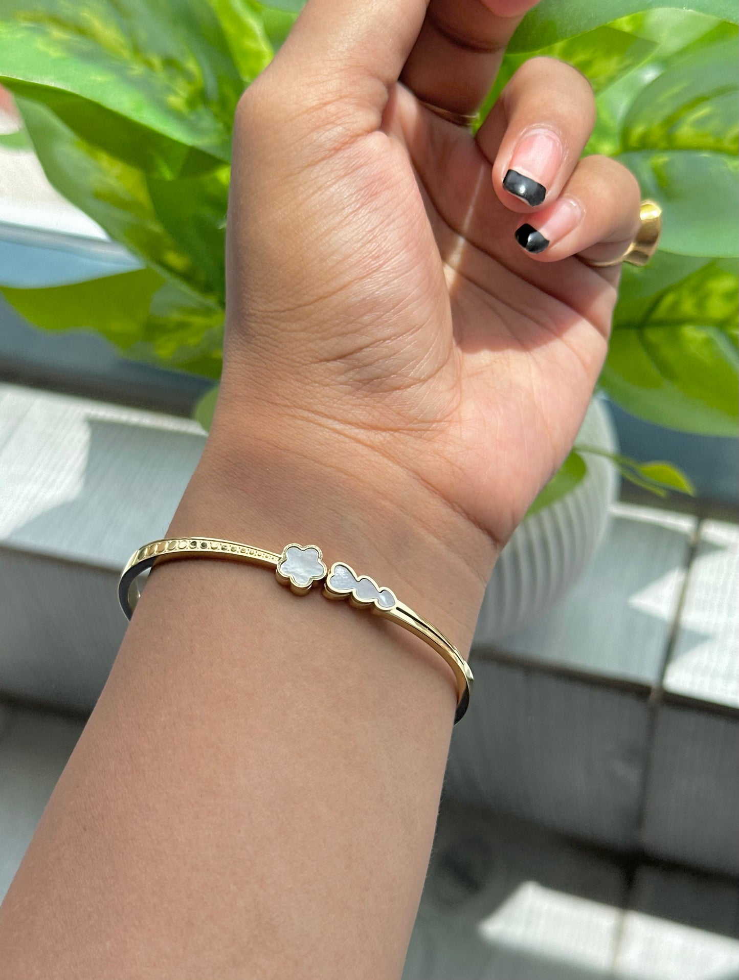 Mini White Clover Bracelet