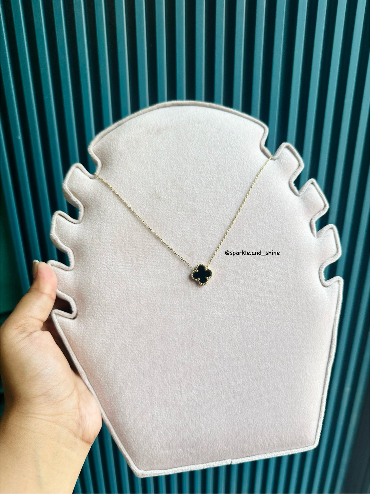Clover necklace
