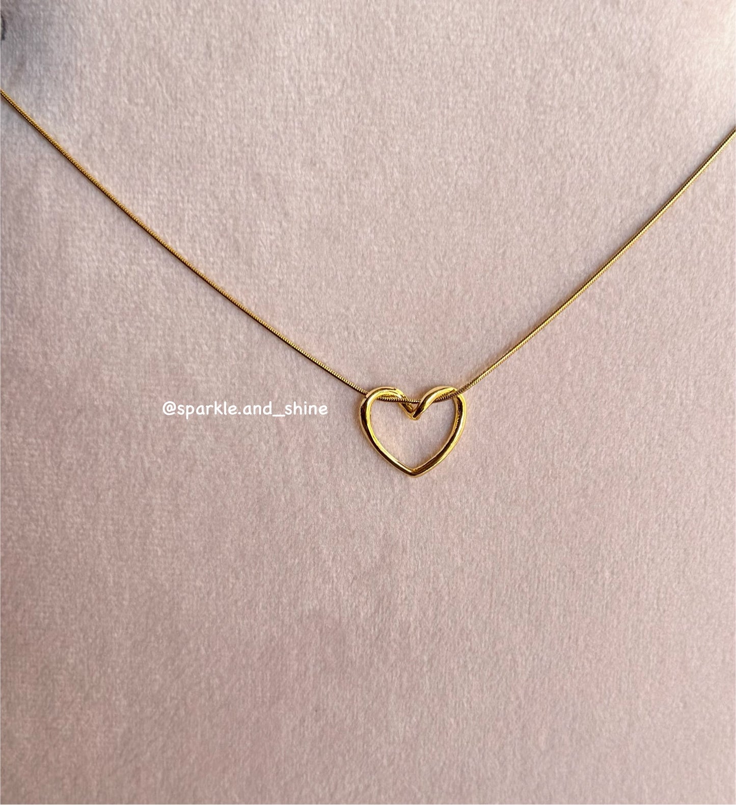 Tangled heart necklace