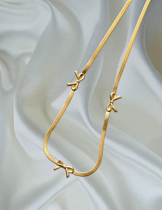 Bow Necklace