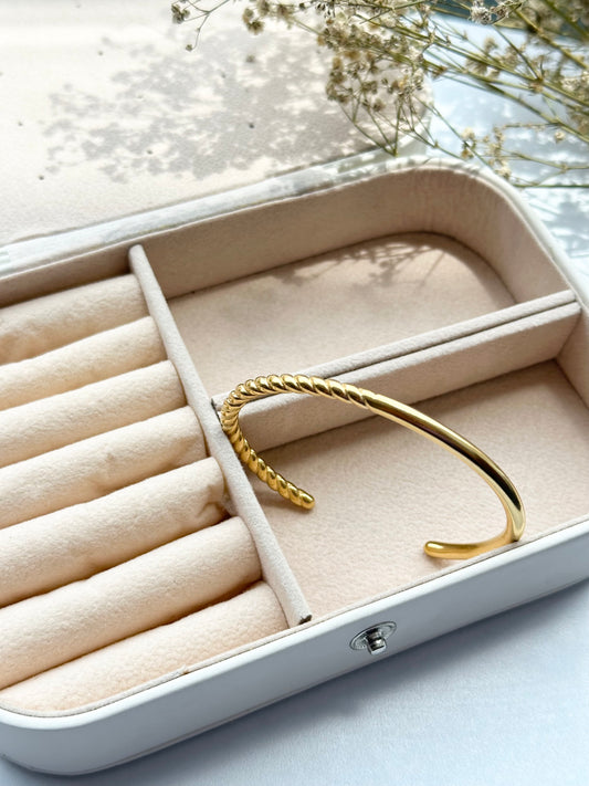 Twisted Cuff