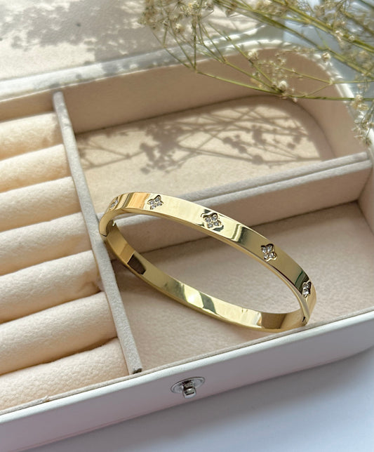 Minimal Gold Bracelet