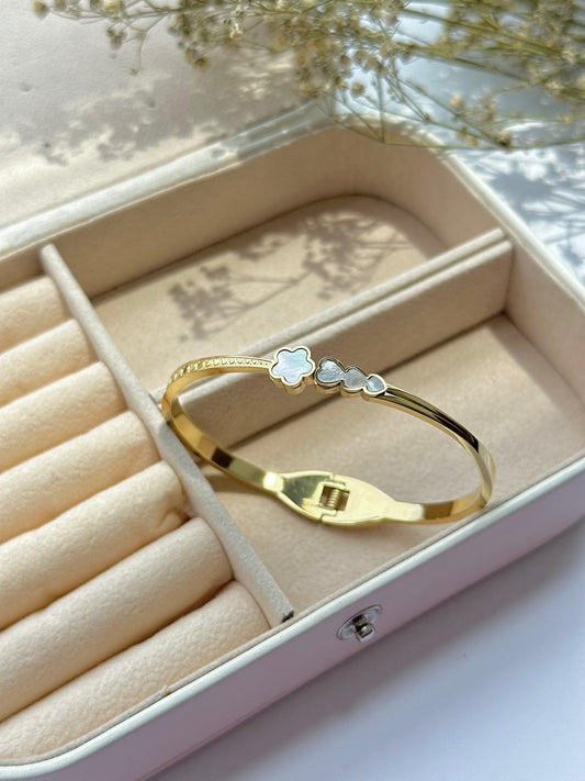Mini White Clover Bracelet
