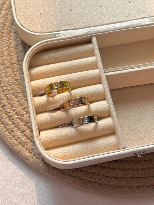 Love Band Ring