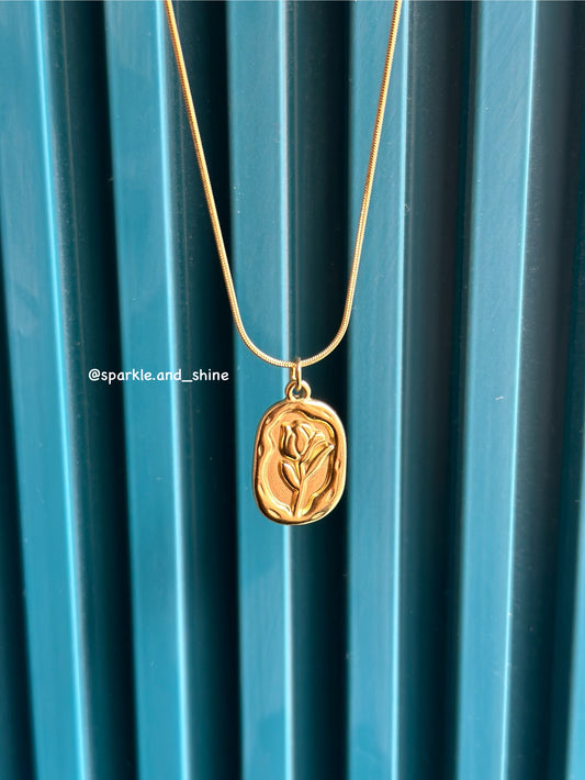 Rose necklace